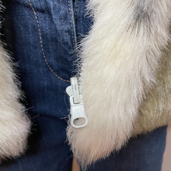 Vintage faux fur cream tan gray zipper mock collared vest with pockets! - Picture 6 of 14